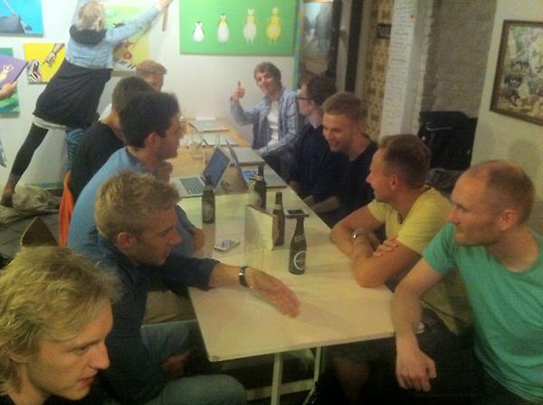 Verlet's tweet image. NSCoderNight Copenhagen is thriving. Once a week a merry gathering of coders. Good times :-D #nscodernight #xcode #objc