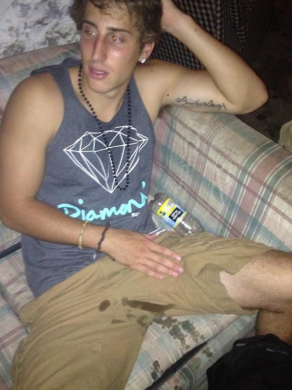 t_thills2012's tweet image. Totally oblivious to what he had just done @KGGOE #bodilyfunctions #lookinggoodthough