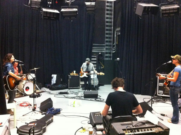 BigInASmallTown's tweet photo. Catherine Lewans in studio rehearsal today with @theheartbroken! #BigInASmallTown http://t.co/S929XotQ