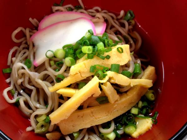 CezarsKitchenKK's tweet photo. Serving soba this week at ISSH! http://t.co/w9vg17XH