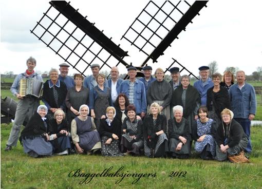 ItDamshus's tweet photo. Zondagmiddag 9 september meezingconcert met de Baggelbaksjongers. Zie http://t.co/xcbUuVO9 http://t.co/Tm1iLaKI