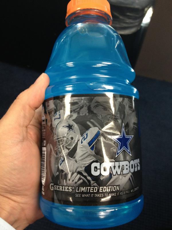 dallascowboys's tweet photo. Victory Thursday! Retweet this and we'll    pick 1 lucky fan to win this Limited Edition @Gatorade #WinFromWithin http://t.co/WkmKKawI