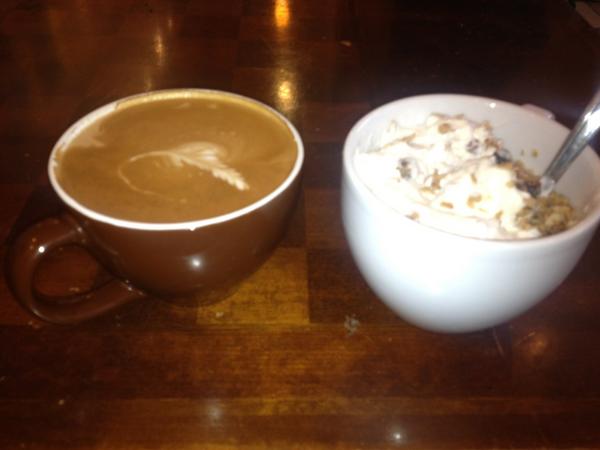 scottpontague's tweet image. Up early getting #Spruced where is @bretthedges