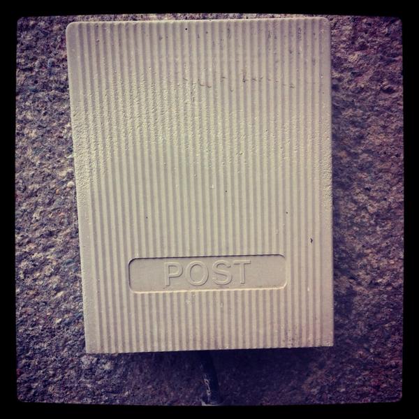 Innovation: Draußen hängt schon der Briefkasten für die elektronische DE Mail ... #DLCamp12