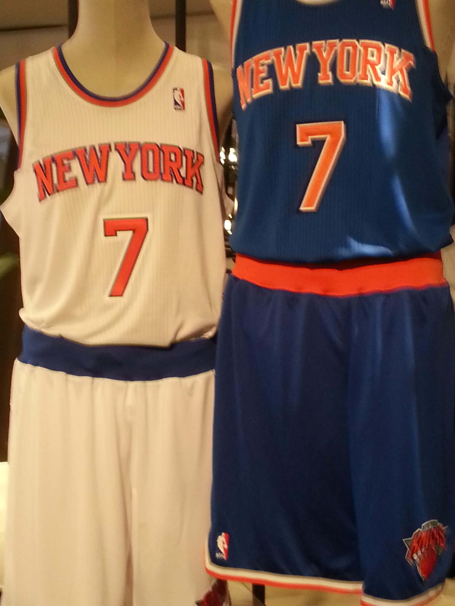 A2Hofx9CQAEmiAK.jpg:large