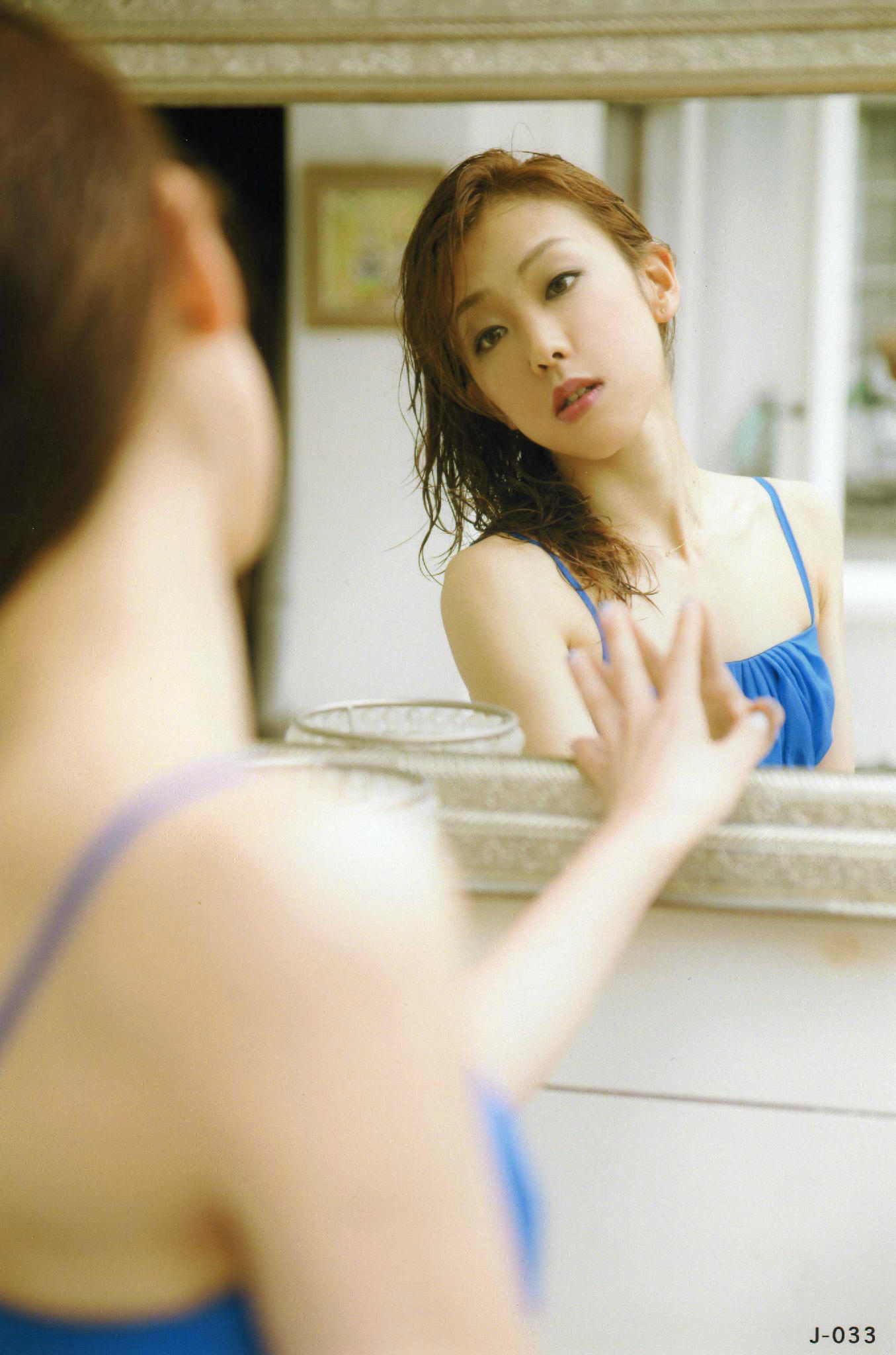 村主章江　乳首  / X
