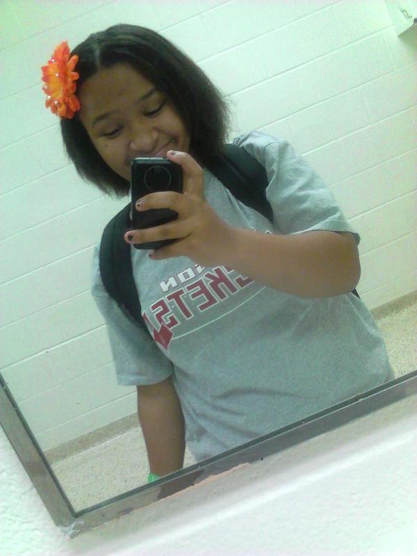 LilParkerr2012's tweet photo. I look straight up good :-) http://t.co/MzvF8HH9