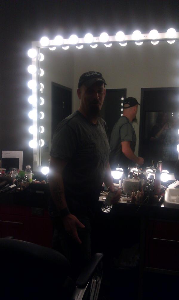BigInASmallTown's tweet photo. @toddjrichard about to get his makeup done! Shhh..  we won't tell ;) #BigInASmallTown http://t.co/0EFXIbDN