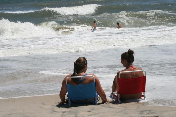 hotgirldumbass's tweet image. Wanna be on the beach right now #missthis #whenssummer