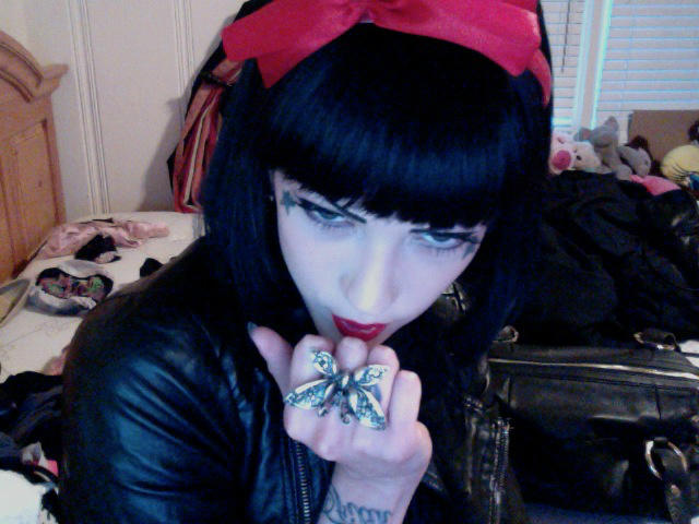 On my way to Kill city Fashion show downtown LA!! http://t.co/Qp65dKvf<a href="/tag/supportartists"class="tags"><span>#supportartists</span></a><a href="/tag/iaminit"class="tags"><span>#iaminit</span></a>