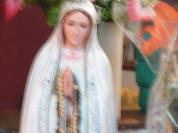 abargentieri's tweet photo. @benjavicunaMORI nuestra Santísima Virgen María advocación en Fátima 
Cariños Cruz http://t.co/jy0aKzHa