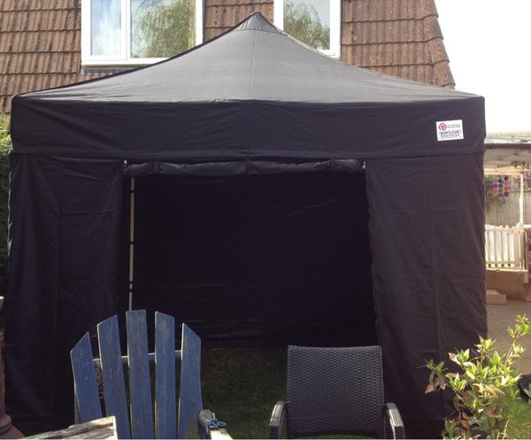 thompson_racing's tweet photo. New pop up shop for me :) http://t.co/LpQzkvZC