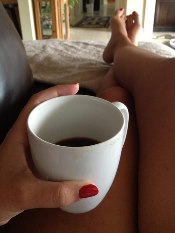 ofartandcoffee's tweet photo. Coffee, you make everyday better when I have you ❤ http://t.co/zJUcXHY5