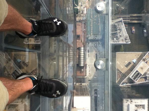 ZachSchmith's tweet photo. Half inch thick glass between me and the streets of chicago over 100 stories down http://t.co/2YAIzAG1