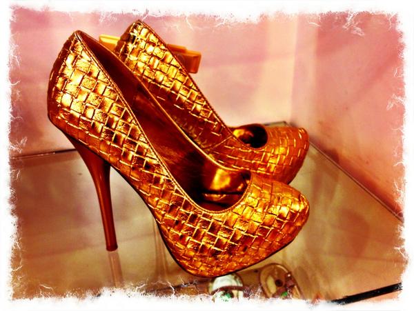 PicaraStore's tweet photo. Mas de nuestros espectaculares zapatos que van perfecto con tu @bonagejeans ... http://t.co/SOvoF49U