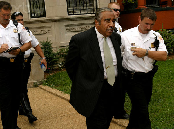 DOMINICANOSENNY's tweet photo. @mzapete Congresista Charles Rangel esposado protesta Embajada Sudan Washington y al nuestro porque no ? http://t.co/MHPtuu00