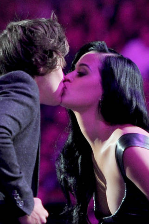Zayn Malik Fan on X: "Harry kissing Katy Perry close up  http://t.co/qnAMsoNp" / X