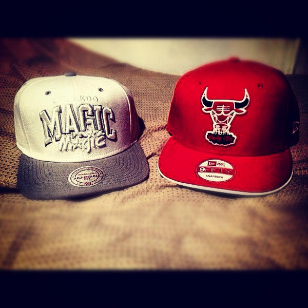 IRISHJOSH1's tweet photo. My wavey snapbacks , who wants to buy the magic one ????? # Instagram http://t.co/6VMB6Wzv