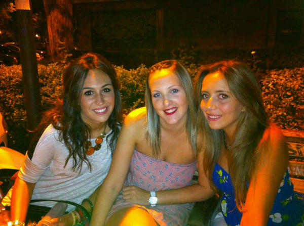 Aanii_92's tweet photo. Noche madrileña con @estheresti @criis_sb http://t.co/0fGPlx8j