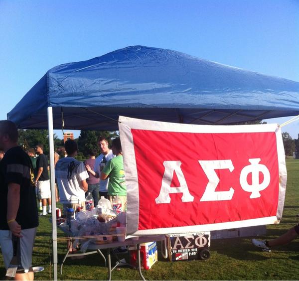 uncc_alphasig's tweet image. Alpha Sigma Phi cookout. #fallrush2012  #RushStrong