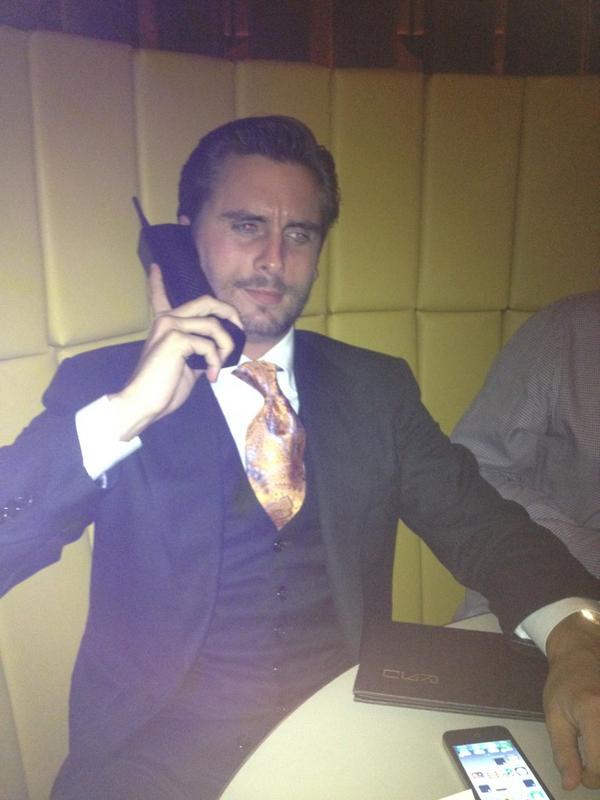 Joke of the day! “<a href="/tingszelim/">Ian Sze</a>: “<a href="/KimKardashian/">Kim Kardashian</a>: I want one! ;-) RT <a href="/KendallJenner/">Kendall</a>: omg Scott got the IPhone 5!!!!! ””