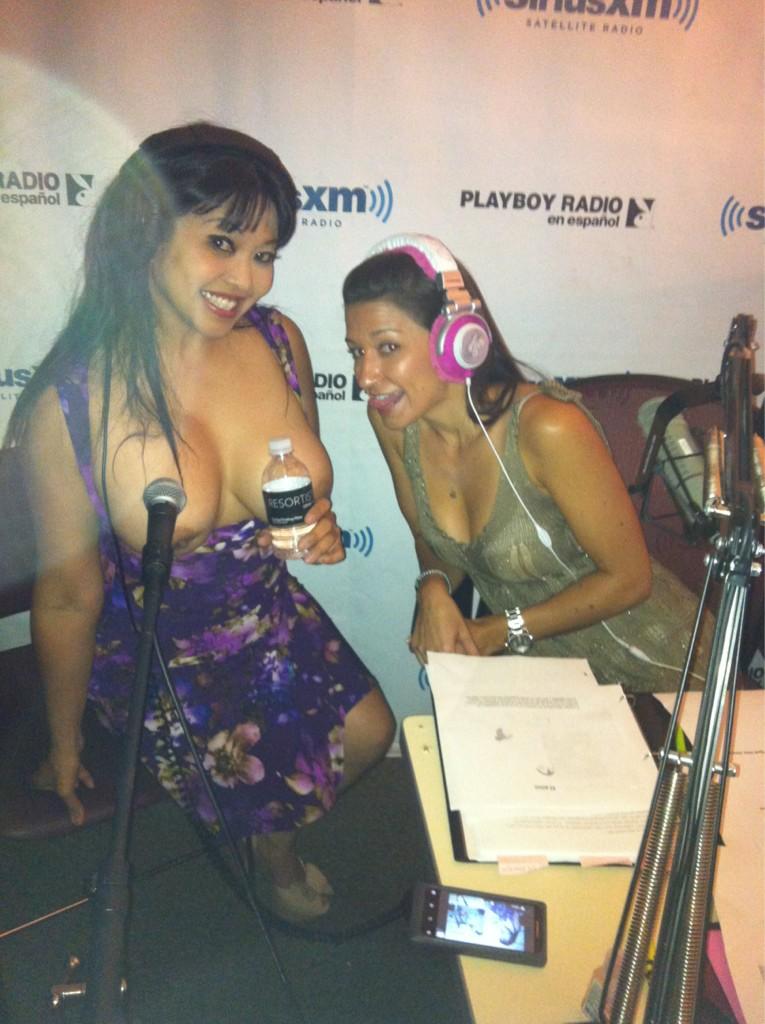 “@HorasPicantes: check out @msannmarierios @mika_tan in studio http://t.co/twx3D4N7” Great day! Thank U Mika! You rock. I'm twitter stalkin
