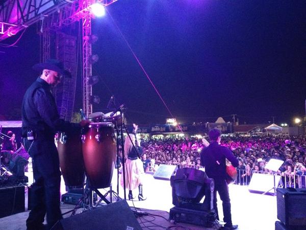 AliciaVoficial's tweet photo. Iniciando show en Saltillo http://t.co/IENHX1Ki