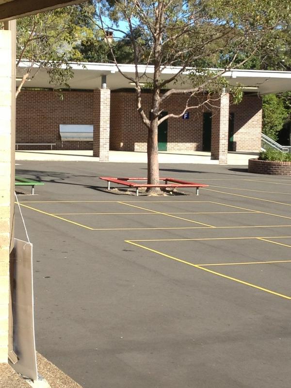 mllwilliams's tweet photo. #Voting and #Handball courts... I love local primary schools! http://t.co/dINW6fXC