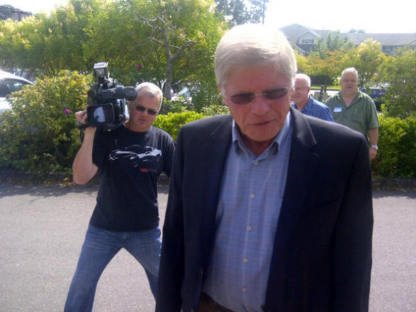 ianabailey's tweet image. And here's John Cummins, arriving for #BCCon meeting. He says he's not worried about leadership review. #bcpoli