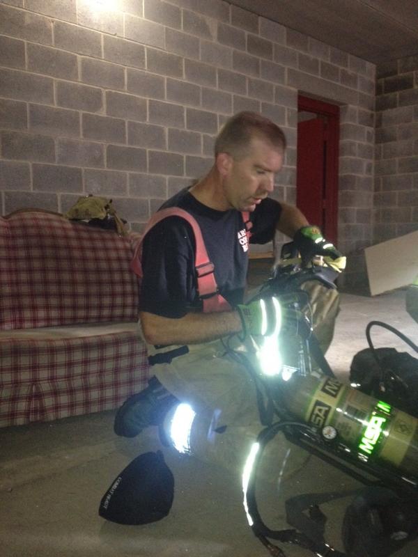 DragonFireGlvs's tweet image. @TTraining #instructor Gordon Davis w/ our First Due ResQ #gloves thanks for your support #FF #combatready #training