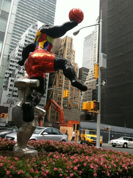 daughterschoice's tweet photo. Interesting juxtaposition http://t.co/OqRH9LO1