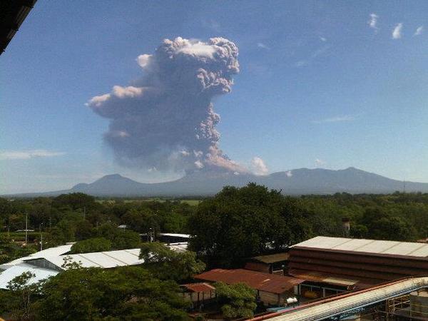 ALERTA VOLCÁN #Popocatépetl!! SEGUIMIENTO MUNDIAL DE #VOLCANES DÍA TRAS DÍA - Página 3 A2SgnB6CAAIfcdt