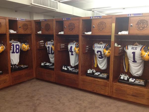 LSUFBEquipment's tweet image. @LSUfball Lockers are set up for tonight's game in @LSUTigerStadium Jeff Boss Locker Room #LSU