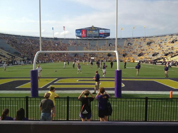 PileJumpers's tweet image. #hummbabe. Go dawgs