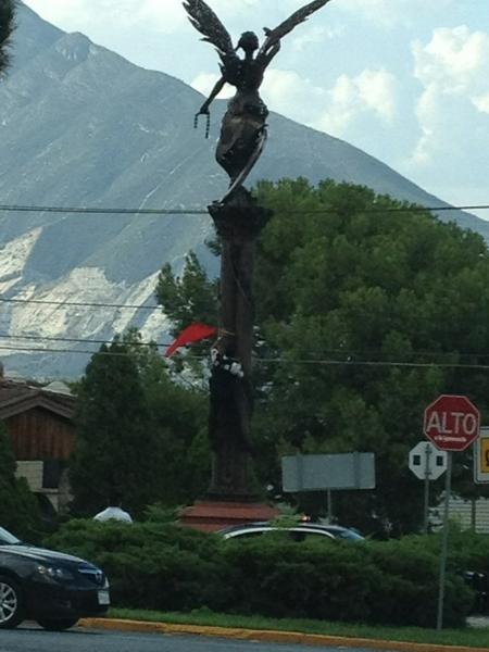 alefdeg's tweet photo. Que significa esa bandera roja? http://t.co/jes8IFkK