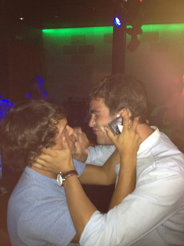 martintxuseca's tweet photo. Oy se lia!! Cero noviasssss!!!! http://t.co/dkTrmAi2