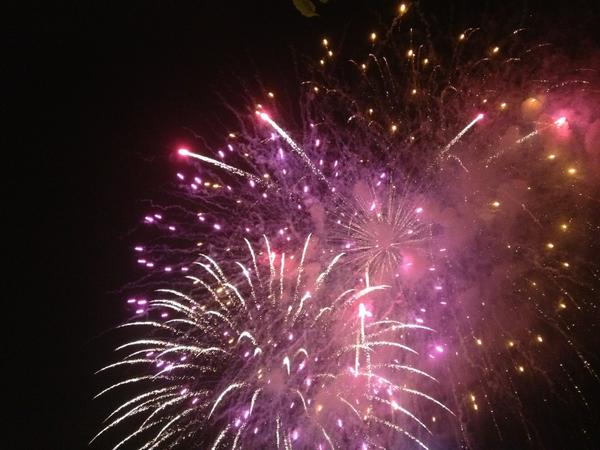 proliv's tweet photo. Fogo de artificio, ontem. Sra. da Bonança. http://t.co/Jp1bA9SJ