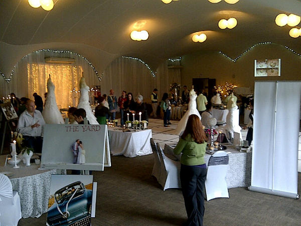 SABridesFREEMag's tweet photo. SA Brides Magazine is at The Kleine Marie Bruidsmark today (on the R44) 10am-2pm come get a little wedding inspiration! http://t.co/rKAyhhJ6