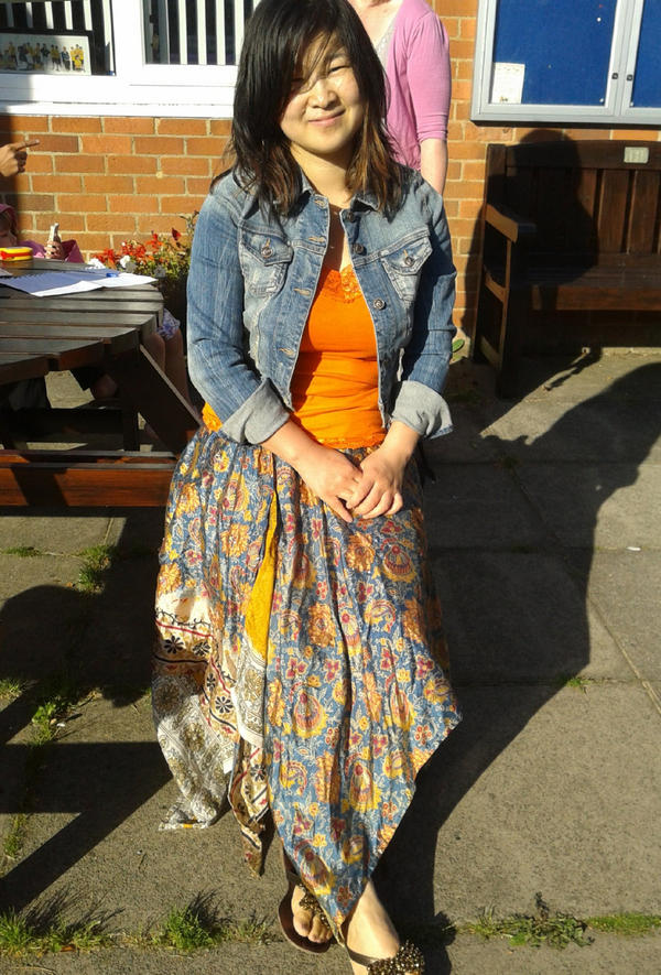 BucarooUK's tweet photo. If you're wandering around #Henley today, wander into Bucaroo &amp; meet Hyunok!  Here she is enjoying the sunshine! http://t.co/XPCnIIMF