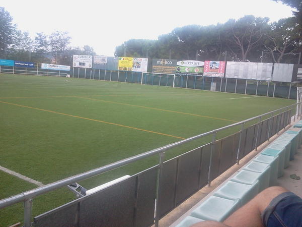 bib_valles's tweet photo. @trivi91 en cerdanyola, para ver vs guixols de #1acat1 , finde futbolero... http://t.co/ZzHtexKs