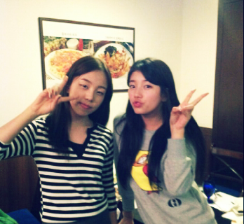 Suzy's tweet photo. 곧 데뷔하는 목소리너무 좋은 아연언니랑
with BAEK** http://t.co/pYACkrez