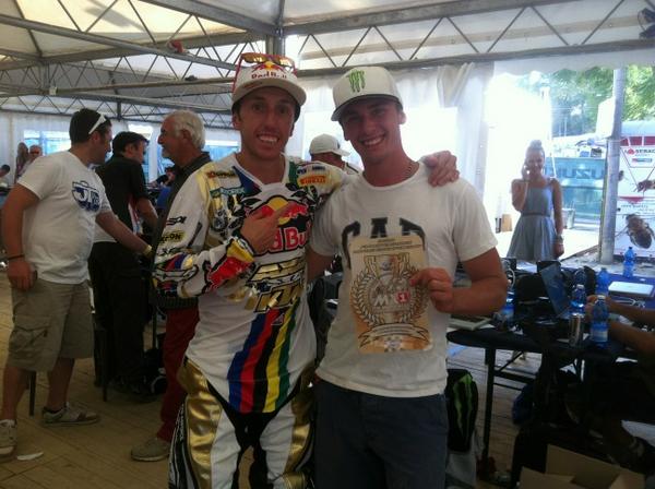 Complimenti ad uno dei migliori amici in pista e fuori!@Antoniocairoli !!davvero un EROE!!