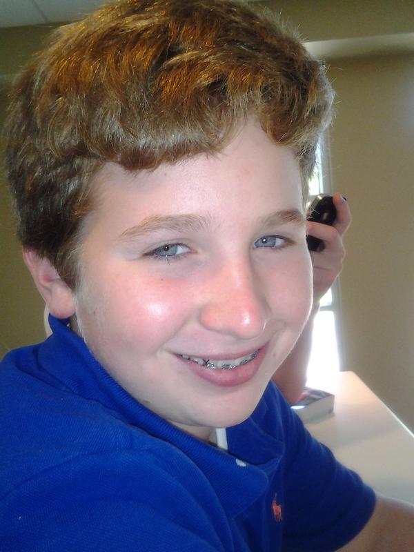 TheOneThund3r's tweet photo. White kid from across the street http://t.co/6cZil1L
