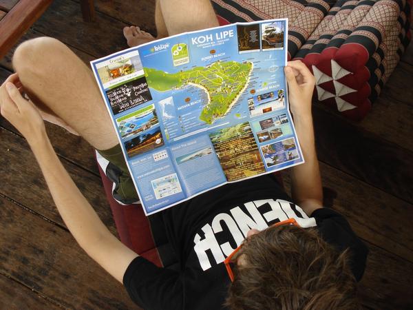 STazzyman's tweet photo. @LethalBizzle @TimPeachBBC and here's me reading a map in Koh Lipe #DENCH #DENCHMAP #WHERESTHEDENCH #DENCHASIA http://t.co/Aq0Em7nj