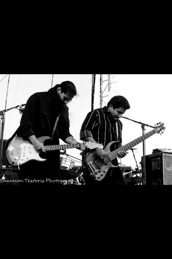 STextorisPhot's tweet image. #loslonelyboys #concert #kentstate #Ohio #photopass