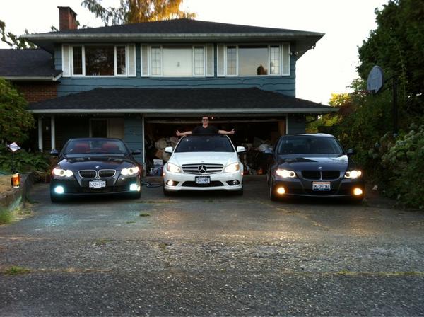 helewks's tweet photo. Quick clean of the cars @Ddubs11 @Nikyfjacked #fresh #goodtogo http://t.co/sXVf6Hje