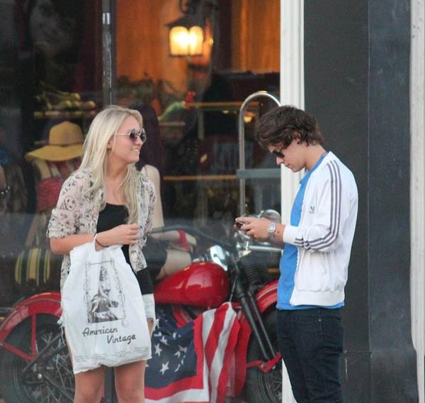 Embedded image permalink