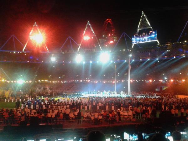 ParalimpicosARG's tweet photo. #London2012 le pasa la posta a #Rio2016 para la organización de los pròximos Juegos http://t.co/uhreQEjt