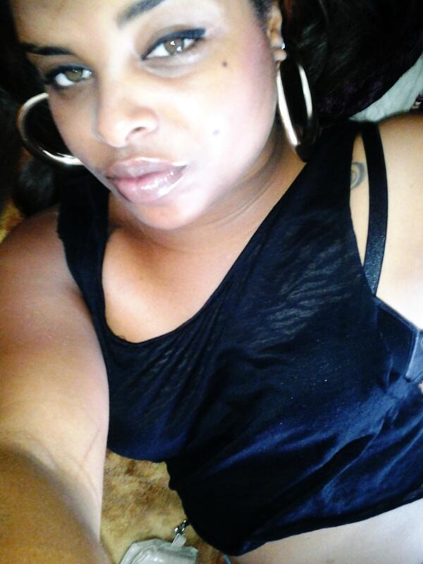 coolassjoy's tweet image. #sheCOLD.