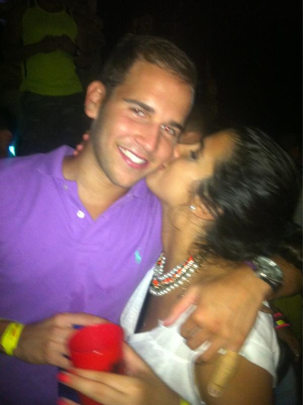 BorjitaBD's tweet photo. Quiero y amo a una ratitaaaa llamada @PauliGF me caaaaaaasooooo!!! http://t.co/iFSsPfh6